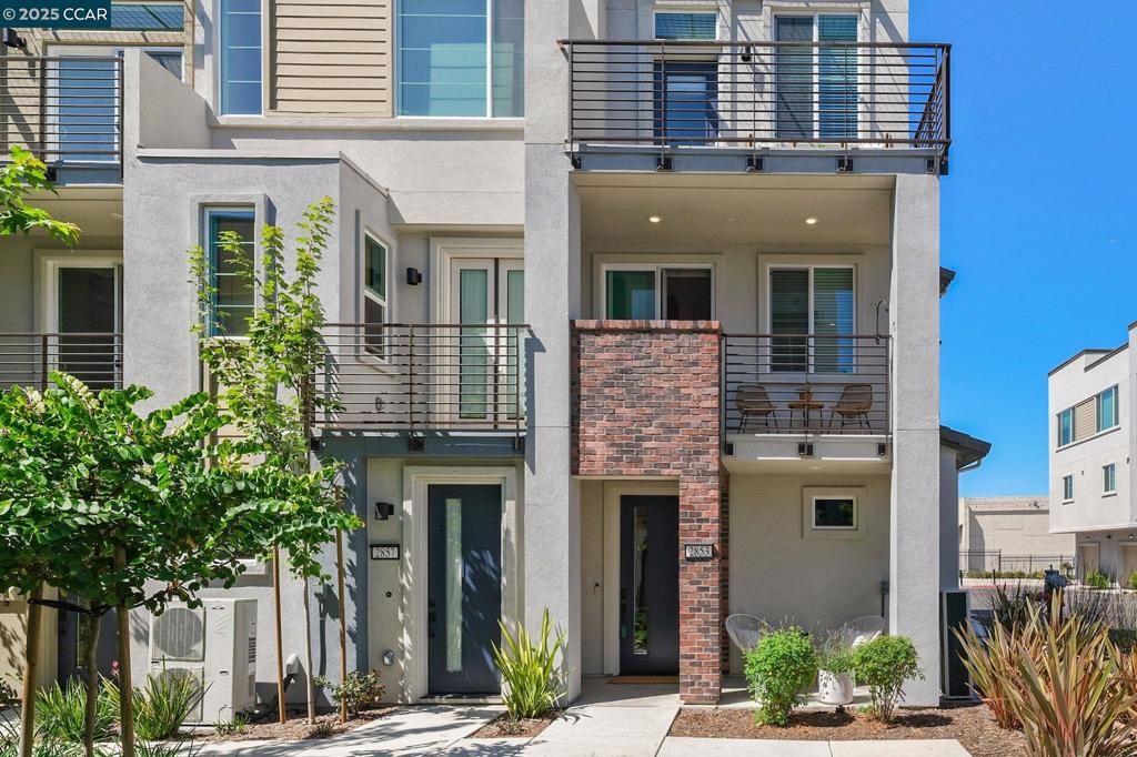 Photo of 2853 Cathwood Lane Ln, Alameda, CA 94501 (MLS # 41110380)