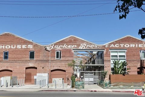 Photo of 527 Molino Street #307, Los Angeles, CA 90013 (MLS # 25582761) Photo of 527 Molino Street #307, Los Angeles, CA 90013 (MLS # 25582761)