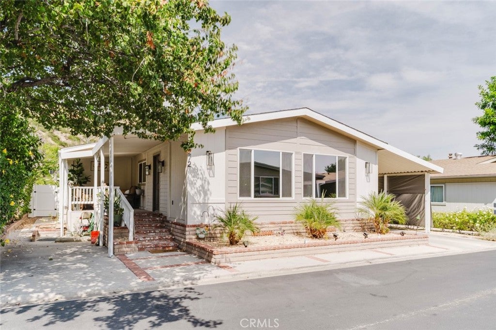 15455 Glenoaks Boulevard 272