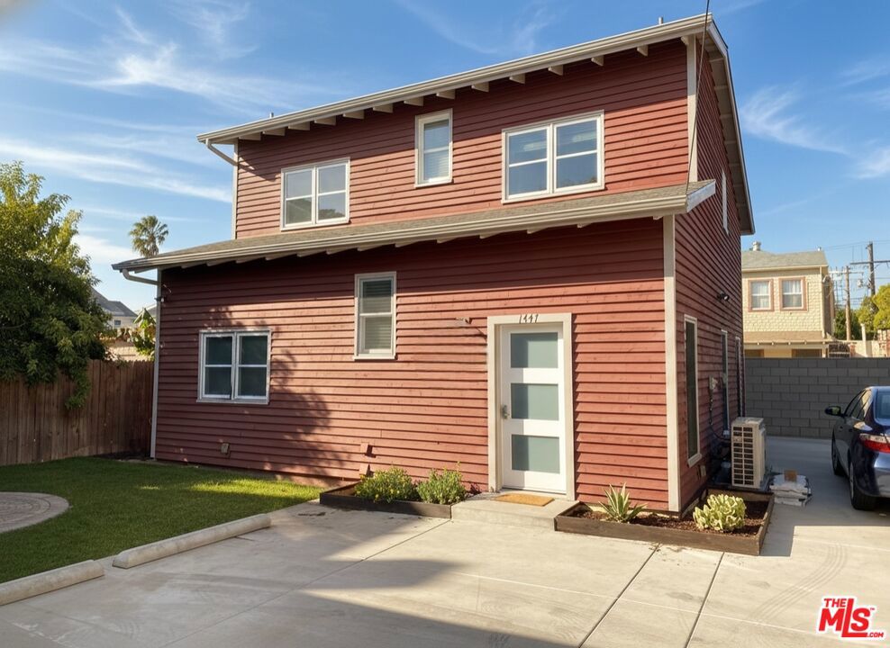 1449 W 28th Street