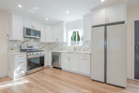 Photo of 830 Highland Avenue #A, Glendale, CA 91202 (MLS # GD26039670)