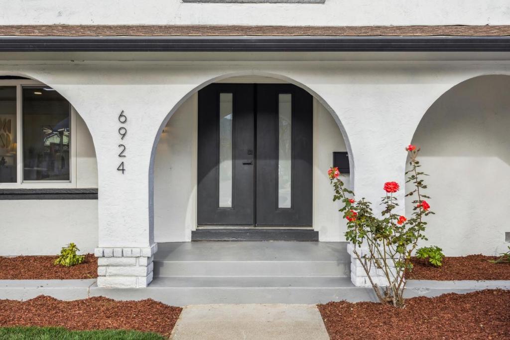 6924 Bret Harte Drive