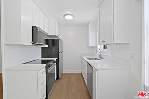 Photo of 976 Larrabee Street #225, West Hollywood, CA 90069 (MLS # 26647791)