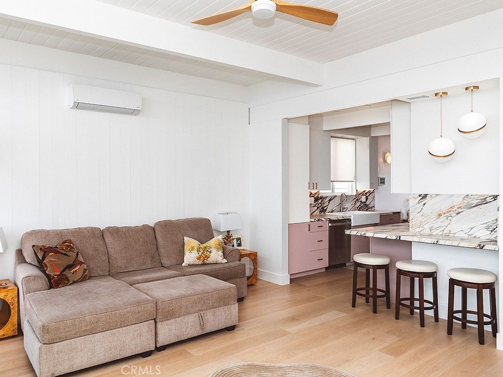 Photo of 989 La Mirada St, Laguna Beach, CA 92651 (MLS # LG25273895)