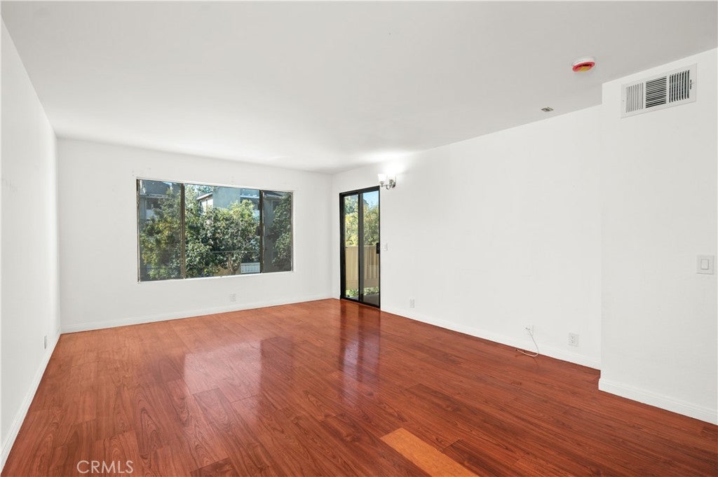 2343 E 17th St 202, Long Beach CA 90804