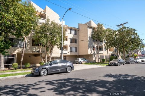 Photo of 2343 E 17th St, Long Beach, CA 90804 (MLS # PW26058506)