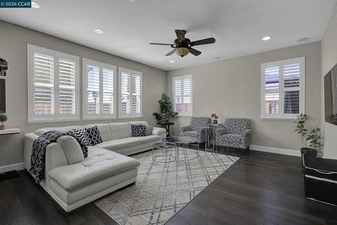 Photo of 332 Misty Cir Cir, Livermore, CA 94550 (MLS # 41128513)