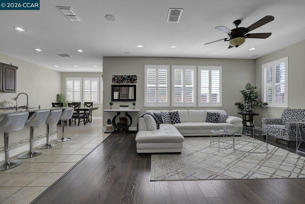 332 Misty Cir