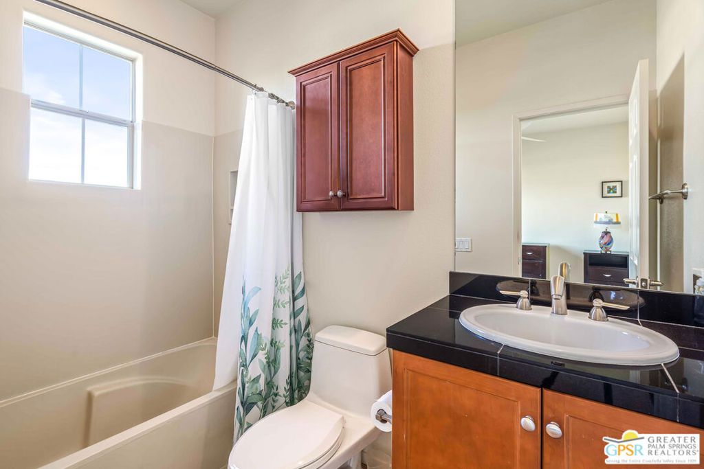 listing image 130726319565847961556