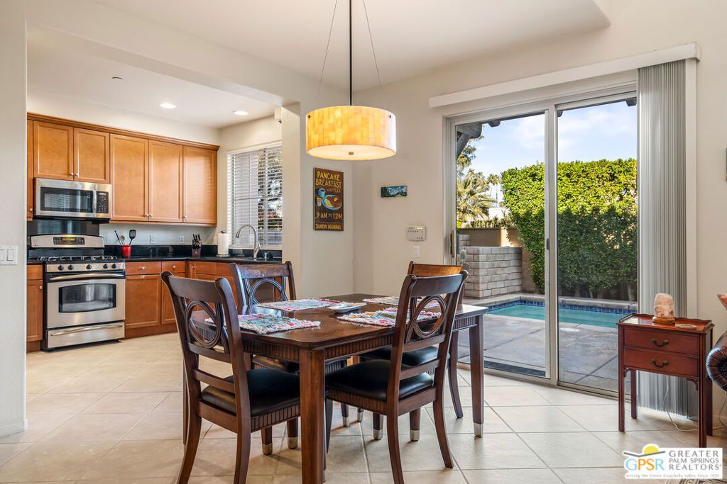listing image 130728401085228932691
