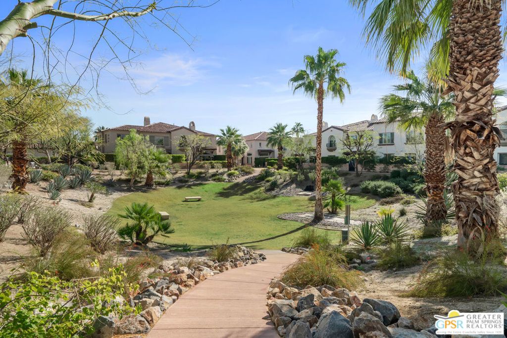 listing image 130721684831225312534