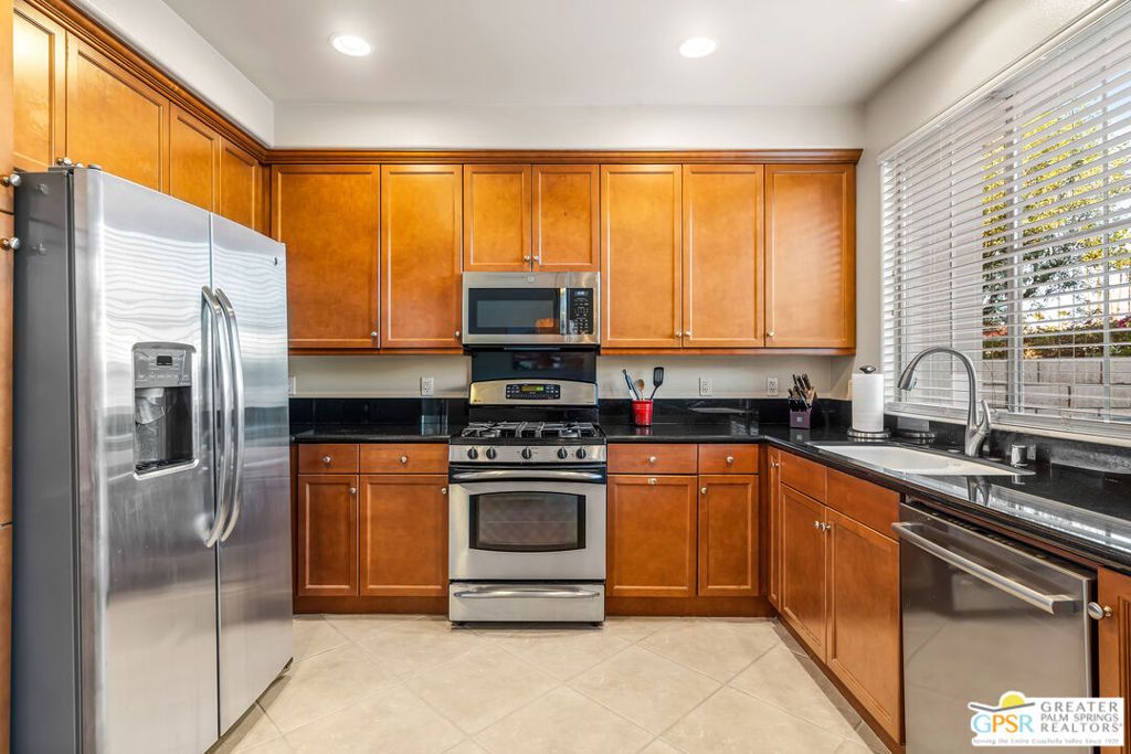 listing image 130729487094368520121