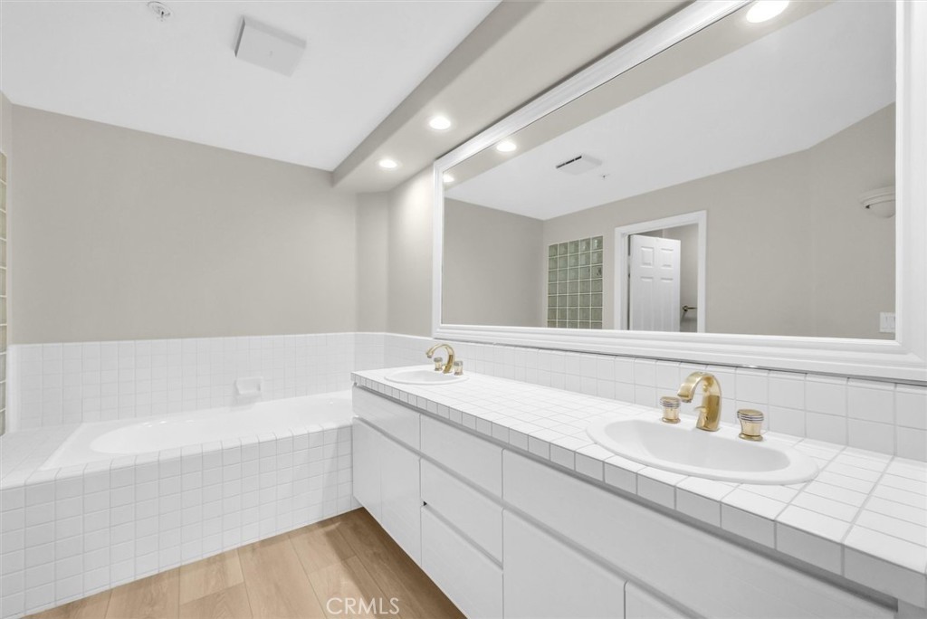 Metropolitan (MET) - Residential Lease