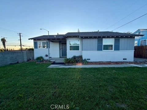 Photo of 291 Piedmont Ave, Claremont, CA 91711 (MLS # CV26058467)