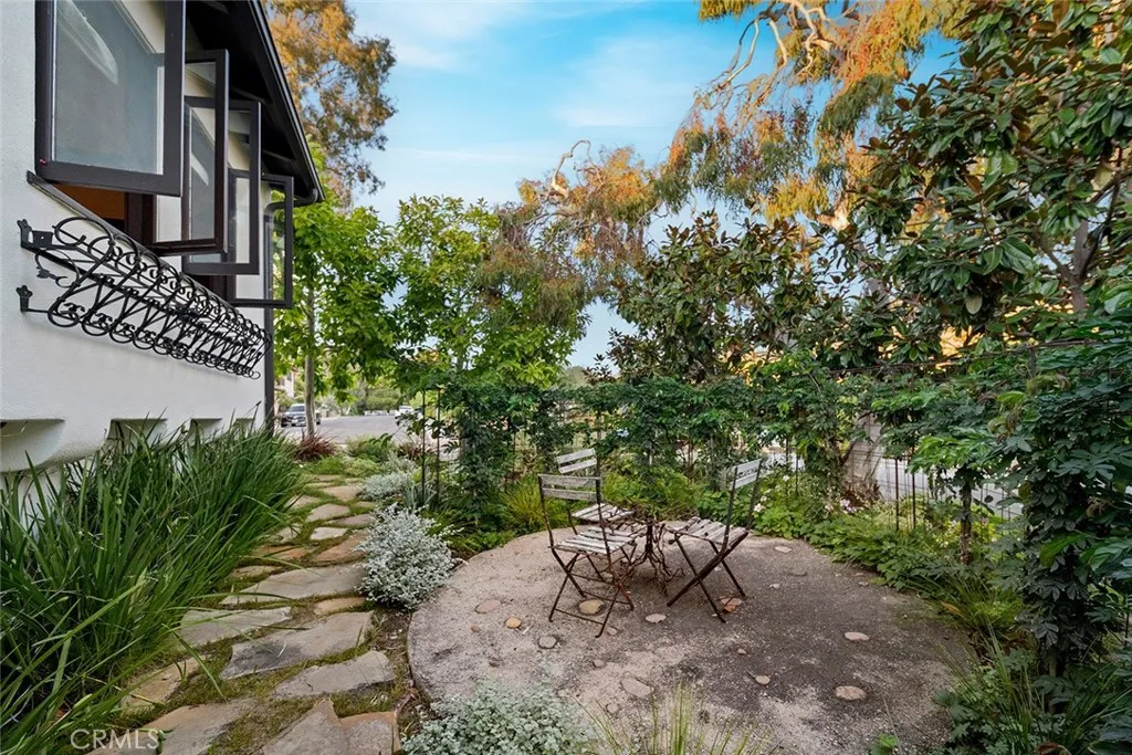 Laguna Beach, California 92651, United States, 3 Bedrooms Bedrooms, ,3 BathroomsBathrooms,Residential,Active,210181