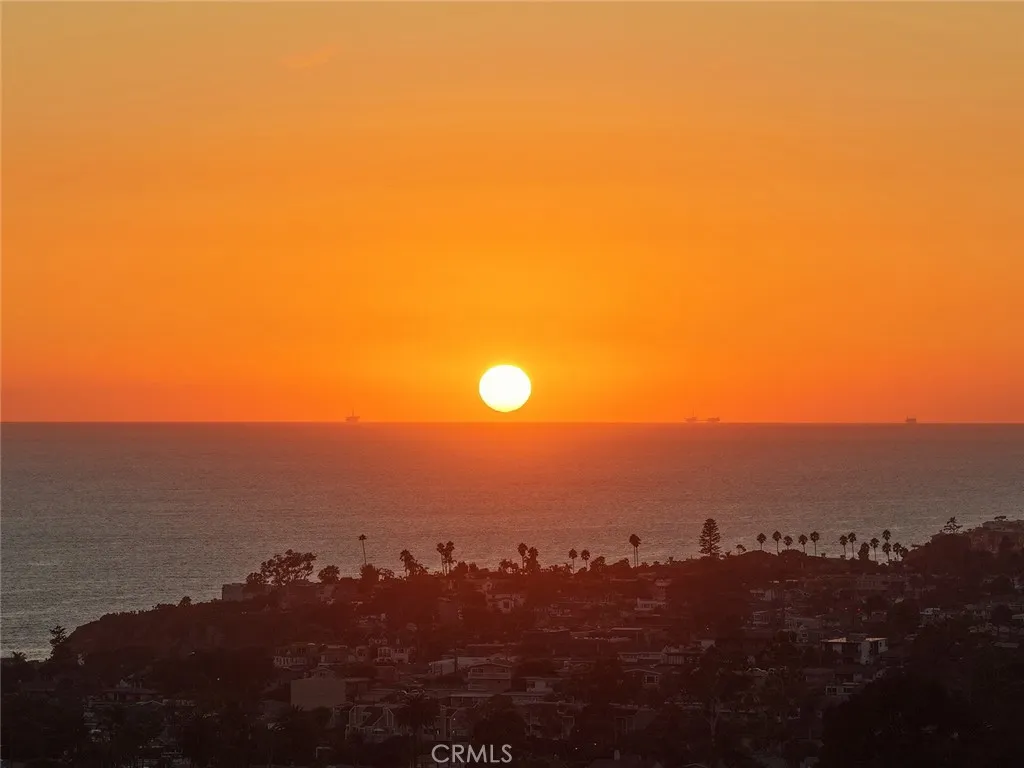 Laguna Beach, California 92651, United States, 3 Bedrooms Bedrooms, ,3 BathroomsBathrooms,Residential,Active,210181