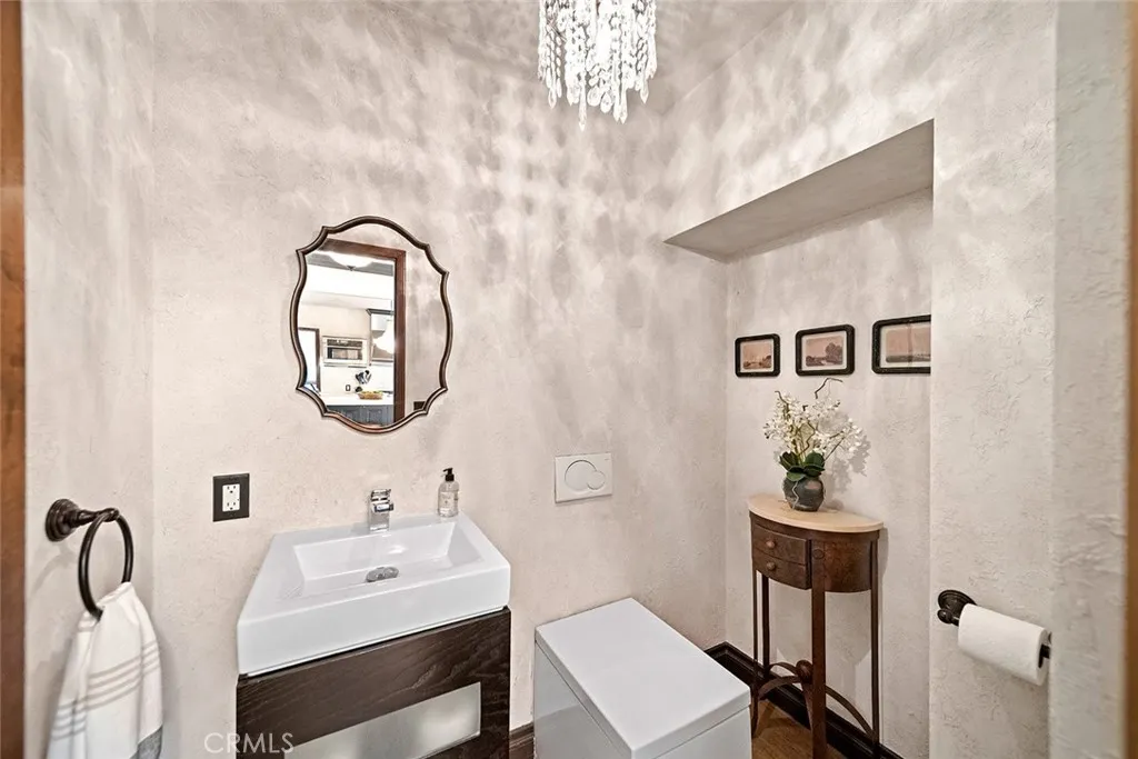 Laguna Beach, California 92651, United States, 3 Bedrooms Bedrooms, ,3 BathroomsBathrooms,Residential,Active,210181