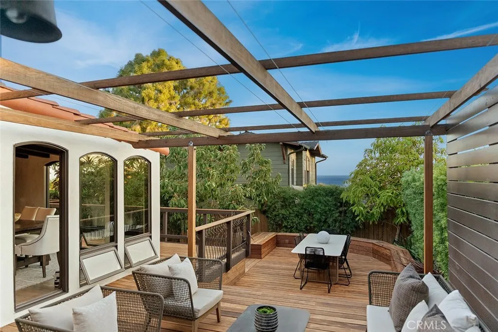 Laguna Beach, California 92651, United States, 3 Bedrooms Bedrooms, ,3 BathroomsBathrooms,Residential,Active,210181