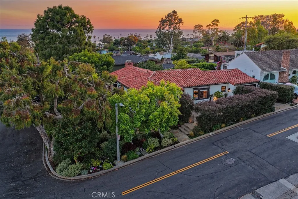 Laguna Beach, California 92651, United States, 3 Bedrooms Bedrooms, ,3 BathroomsBathrooms,Residential,Active,210181