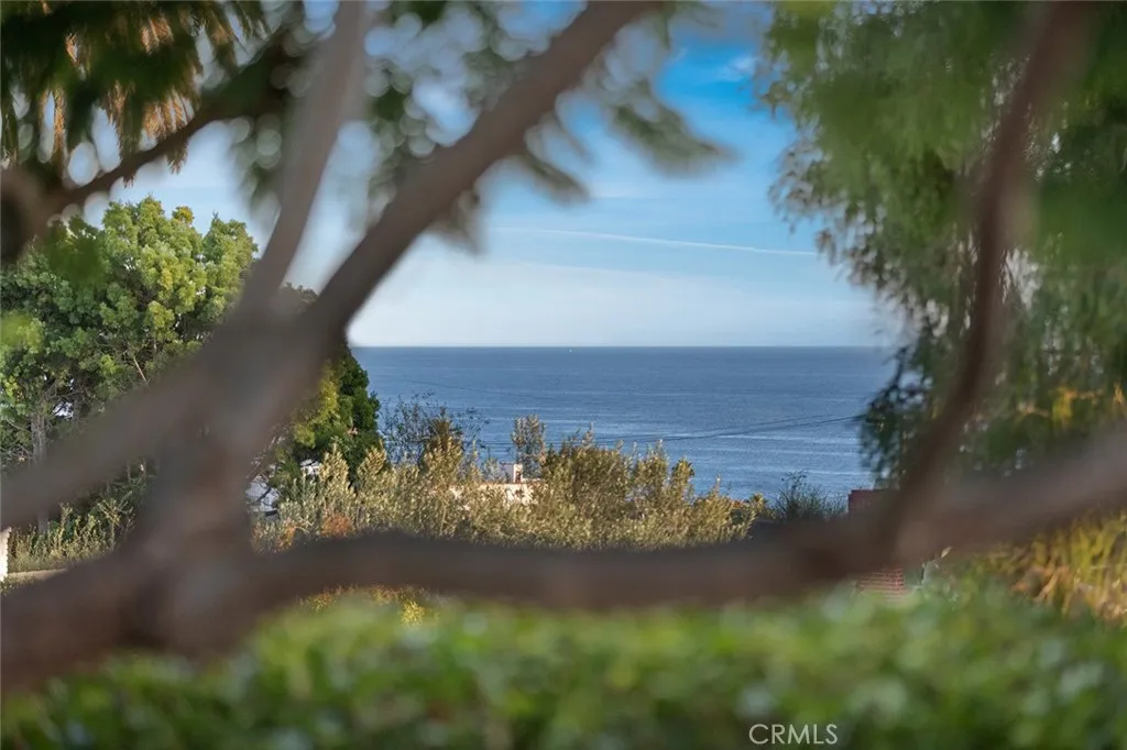 Laguna Beach, California 92651, United States, 3 Bedrooms Bedrooms, ,3 BathroomsBathrooms,Residential,Active,210181