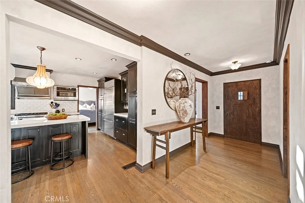 Laguna Beach, California 92651, United States, 3 Bedrooms Bedrooms, ,3 BathroomsBathrooms,Residential,Active,210181