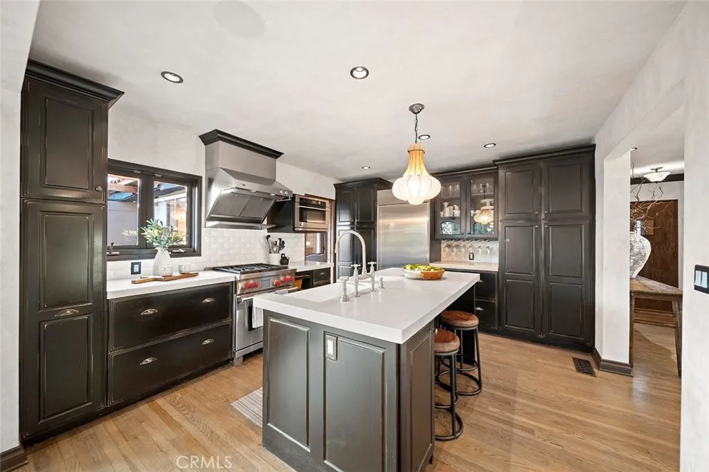 Laguna Beach, California 92651, United States, 3 Bedrooms Bedrooms, ,3 BathroomsBathrooms,Residential,Active,210181