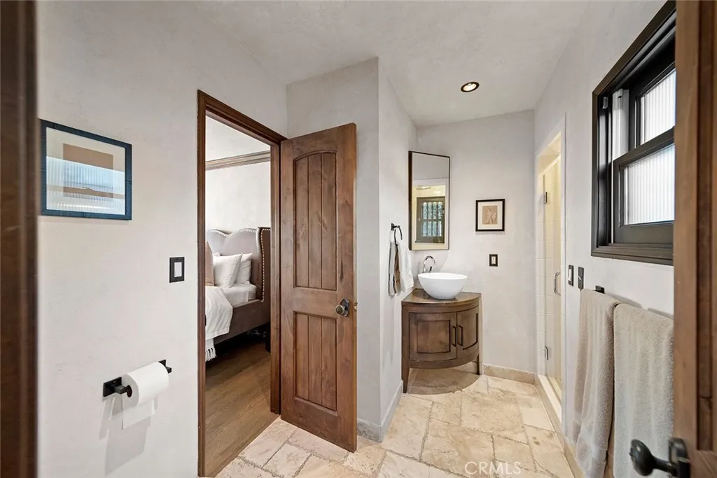 Laguna Beach, California 92651, United States, 3 Bedrooms Bedrooms, ,3 BathroomsBathrooms,Residential,Active,210181