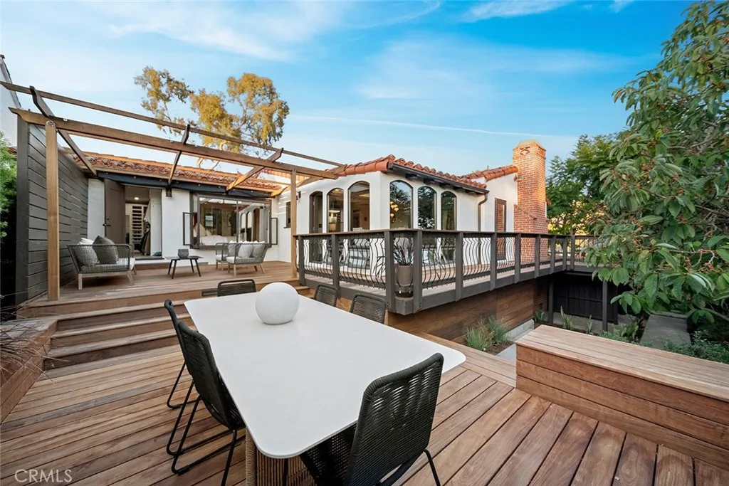 Laguna Beach, California 92651, United States, 3 Bedrooms Bedrooms, ,3 BathroomsBathrooms,Residential,Active,210181