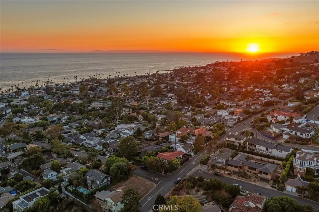 Laguna Beach, California 92651, United States, 3 Bedrooms Bedrooms, ,3 BathroomsBathrooms,Residential,Active,210181