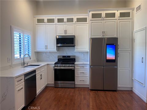 Photo of 1631 Charterwood Court, Thousand Oaks, CA 91362 (MLS # SR26028860)