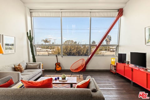 Photo of 615 Hampton Drive #B301, Venice, CA 90291 (MLS # 26984611)