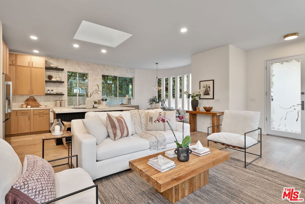 719 Nowita Place, Venice CA 90291
