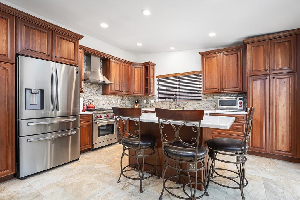 11385 AVENIDA DEL GATO