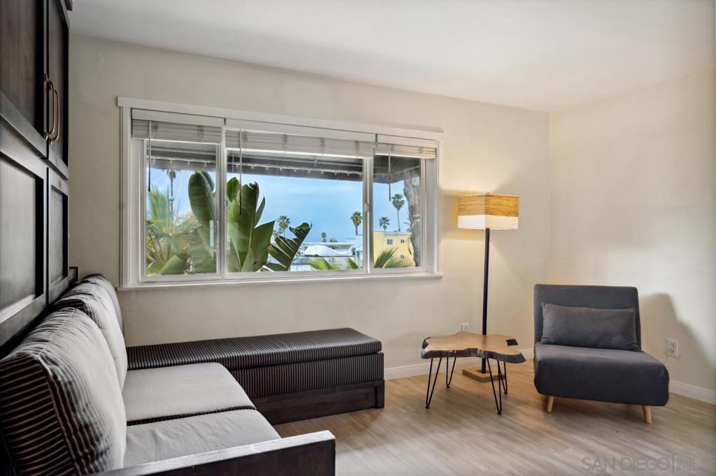 415 Gravilla St 21