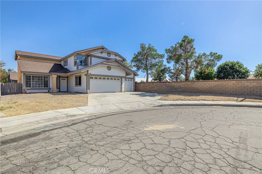 Photo of 43602 Serenity Court, Lancaster, CA 93535 (MLS # SR25241270)