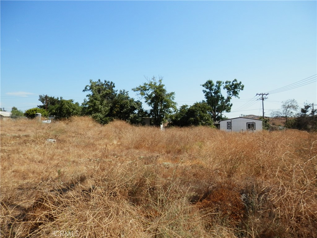 Exciting new listing! offering a collection of 3 contiguous lots in the growing city of Wildomar, in Riverside County. Located north of the 15 Freeway, Cottonwood Canyon Rd and Orange St. , Power in the street the topography is flat, offering scenic views and flexible development potential. Short drive to I-15, I-215, and Hwy 74, Proximity to Loma Linda University Medical Center, Mt. San Jacinto College, shopping centers, and schools. Located near Menifee, Canyon Lake and Lake Elsinore. Whether you’re looking to develop one home or invest in multiple parcels, this is an excellent opportunity in one of Southern California’s fastest-growing regions. Enjoy privacy, convenience, and beautiful surroundings, not quite off the grid, but close to nature. Buyer to verify land use and development potential with the City of Wildomar Planning Department. APN: 361-172-001, 361-172-002, 361-172-003.
Size: +/- 15,600 S.F.
Zoning: RR;
Terrain: Flat.
GPS: 33.648686, -117.225583 (N.W corner)