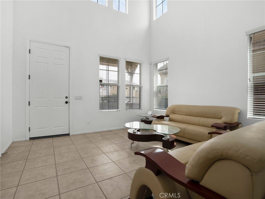 3854 Bluff