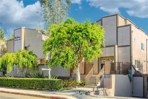 Photo of 1116 E Palmer Avenue #5, Glendale, CA 91205 (MLS # GD26166186)