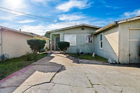 Photo of 118 Maine Avenue Ave, Richmond, CA 94804 (MLS # 41122802)