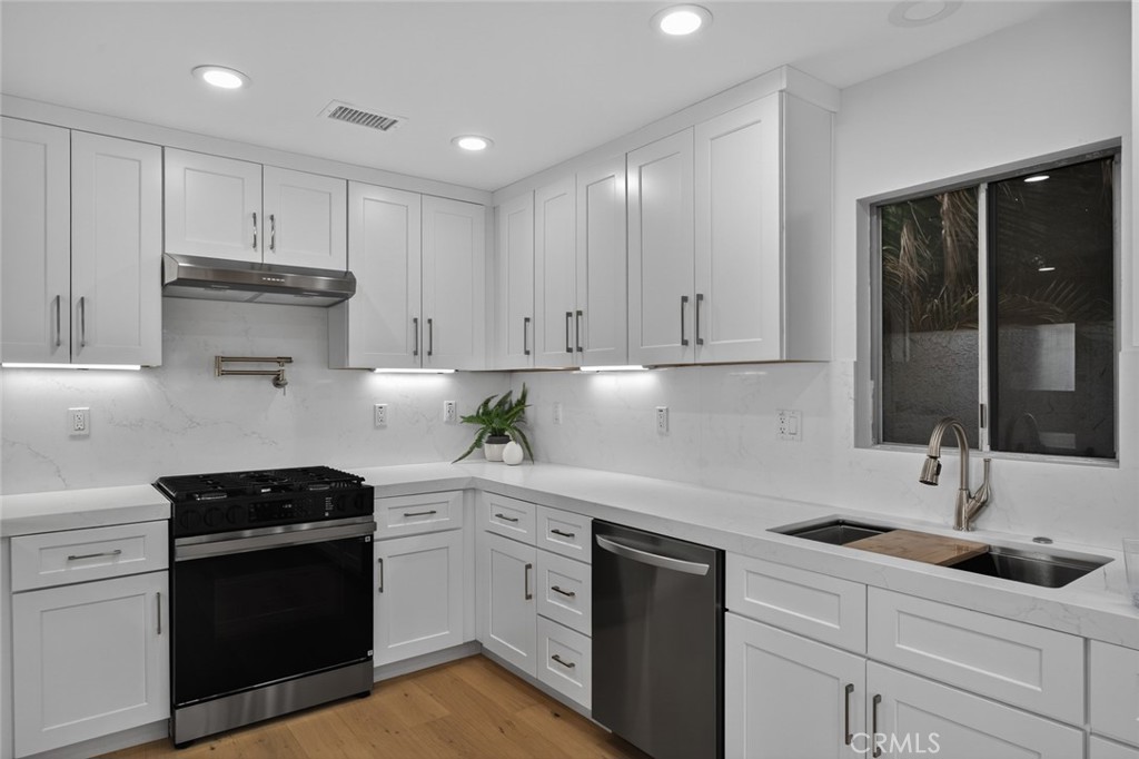 Newport Heights (NEWH) - Residential Lease