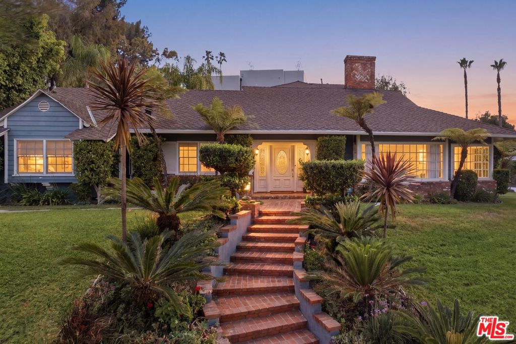 3690 Crownridge Drive