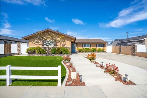 4611 Myra Cypress CA 90630