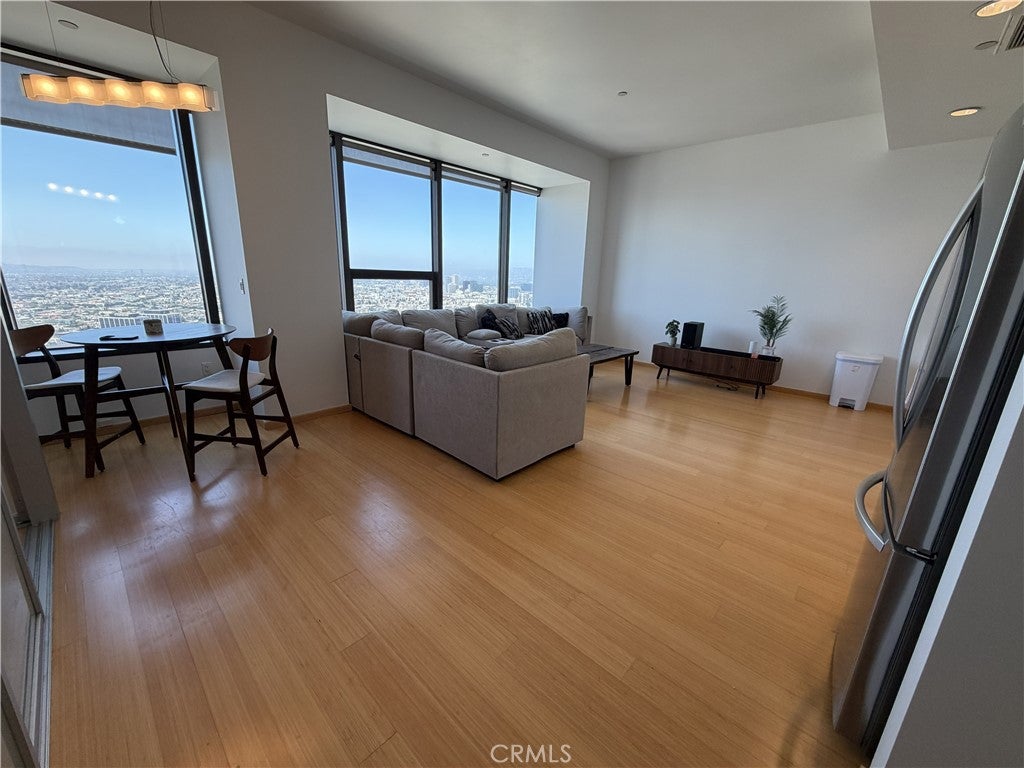 1100 Wilshire 2901