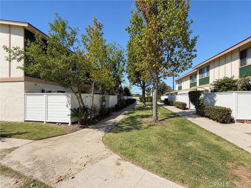 8180 Ferguson Green