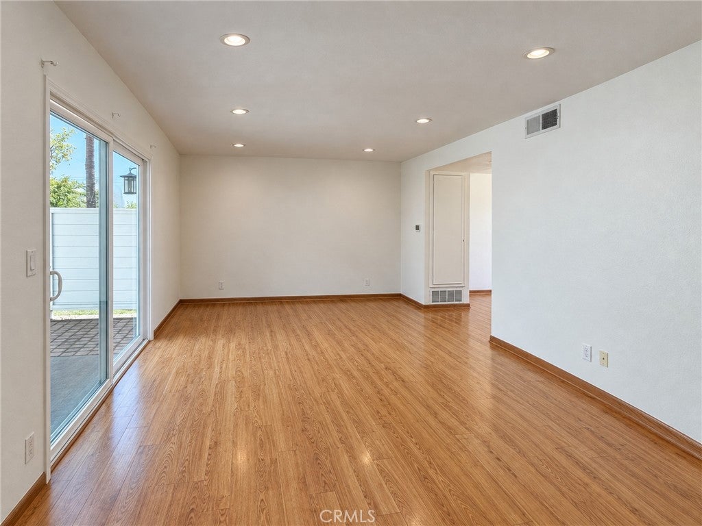 8180 Ferguson Green