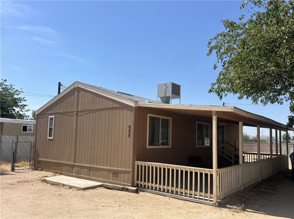 Freeway close AND private cul de sac setting in China Lake Acres! 1994 manufactured home with 980 square foot on an expansive 1/4 acre with extra room to build, stretch out, etc. 3 bedrooms, 2 baths, vinyl flooring, bright kitchen! Close to the 395, 14, and the airport, and you can always take an easy stroll into town! Washer, dryer, refrigerator included! Ask for walk through video!