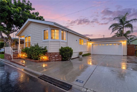 Photo of 3595 Santa Fe Avenue #210, Long Beach, CA 90810 (MLS # DW26201215)