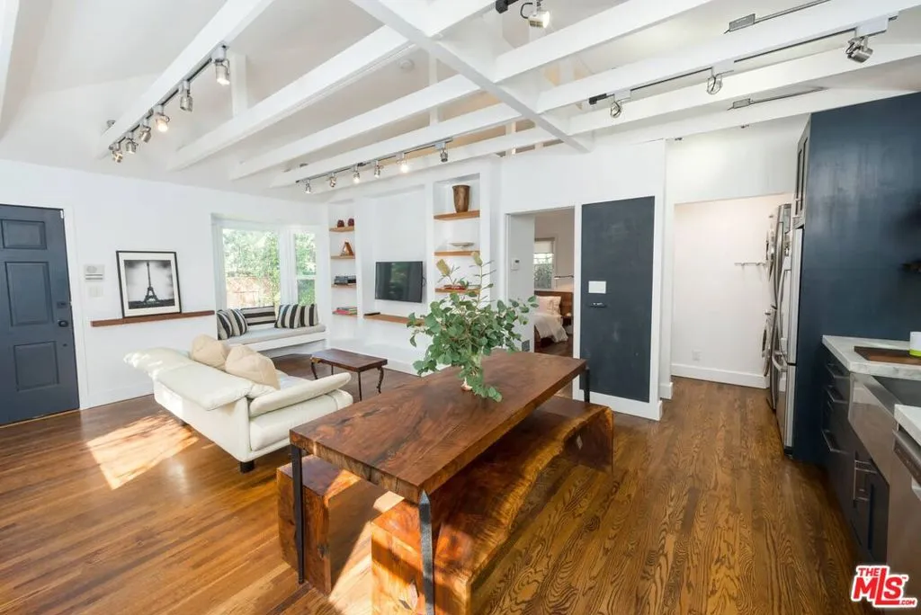 Venice, California 90291, United States, 1 Bedroom Bedrooms, ,1 BathroomBathrooms,Residential,Active,184361