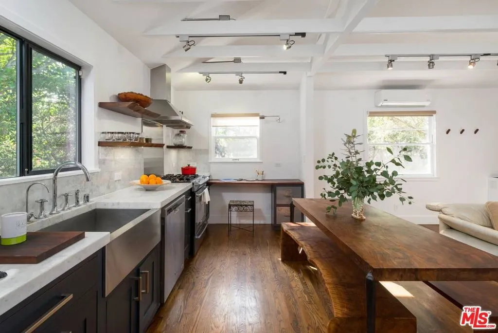 Venice, California 90291, United States, 1 Bedroom Bedrooms, ,1 BathroomBathrooms,Residential,Active,184361