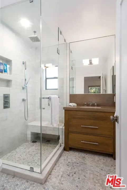 Venice, California 90291, United States, 1 Bedroom Bedrooms, ,1 BathroomBathrooms,Residential,Active,184361